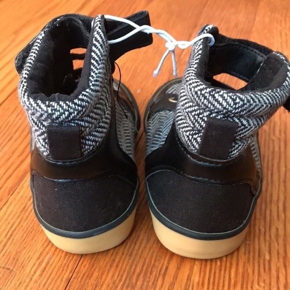 NEW!! Toddler Herringbone High Top Shoes - Picture 2 of 2